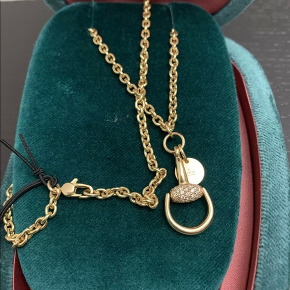 Gucci 18K Yellow Gold Horsebit Necklace, Diamonds - Picture 4 of 8